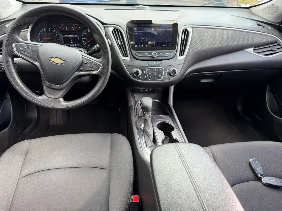 Used 2022 Chevrolet Malibu LT FWD image 23