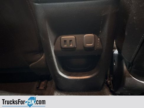 Used 2017 Chevrolet Colorado LT w/ Redline Special Edition image 30