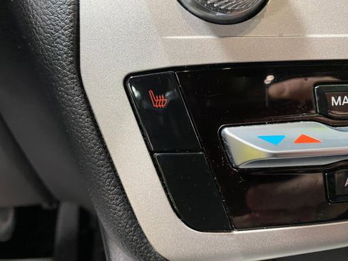 Used 2021 Ford Explorer XLT image 13