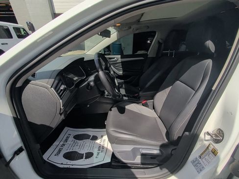 Used 2019 Volkswagen Jetta R-Line FWD image 12