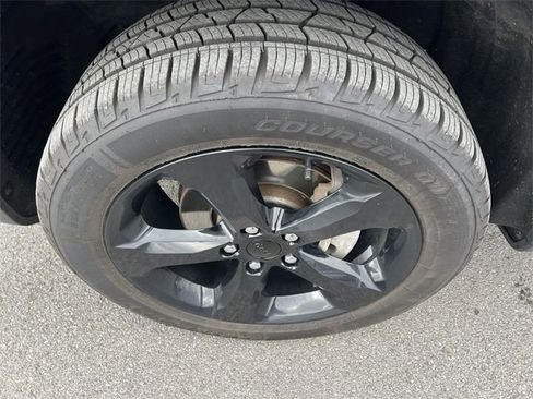 Used 2023 Jeep Grand Cherokee Altitude image 12