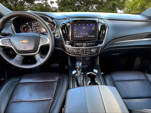 Used 2023 Chevrolet Traverse High Country image 7