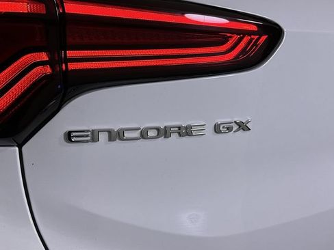 Used 2025 Buick Encore GX Sport Touring FWD image 33