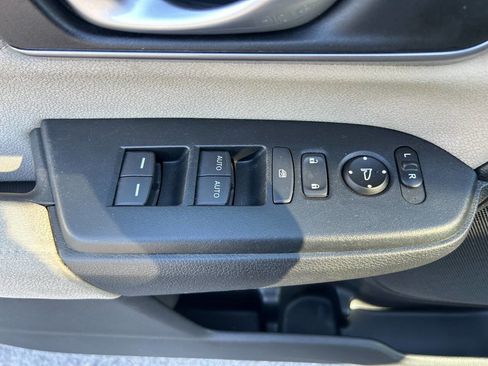 Used 2017 Honda CR-V EX image 15