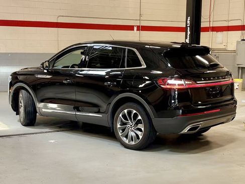 Used 2023 Lincoln Nautilus Reserve AWD/4WD image 2