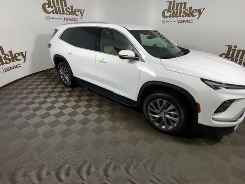 Used 2026 Buick Enclave Preferred AWD/4WD image 2