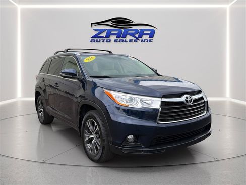 Used 2016 Toyota Highlander XLE AWD/4WD image 9