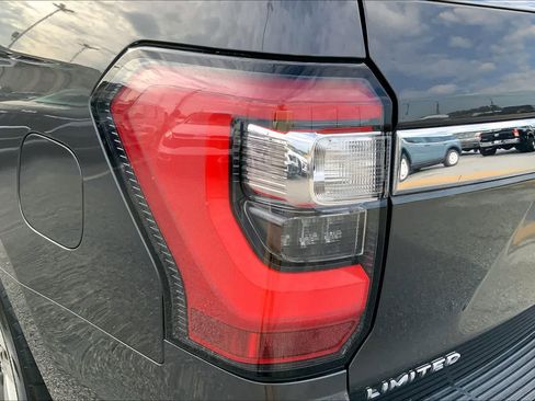 Used 2020 Ford Expedition Limited w/ Equipment Group 302A AWD/4WD image 27