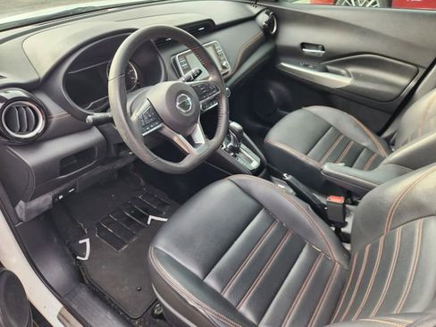 Used 2020 Nissan Kicks SR w/ SR Premium Package FWD image 8