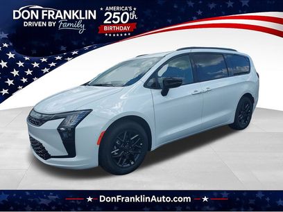 New 2027 Chrysler Pacifica Select w/ S Appearance Package