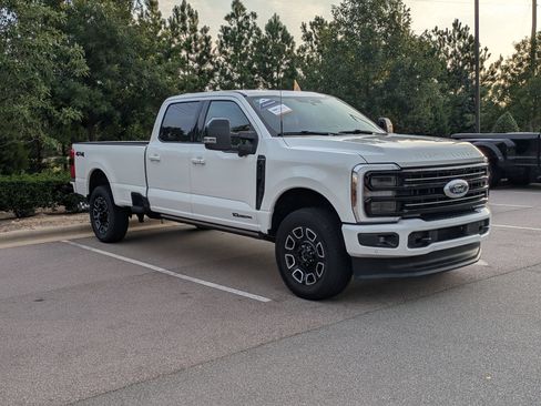 Certified 2025 Ford F250 Platinum AWD/4WD image 2