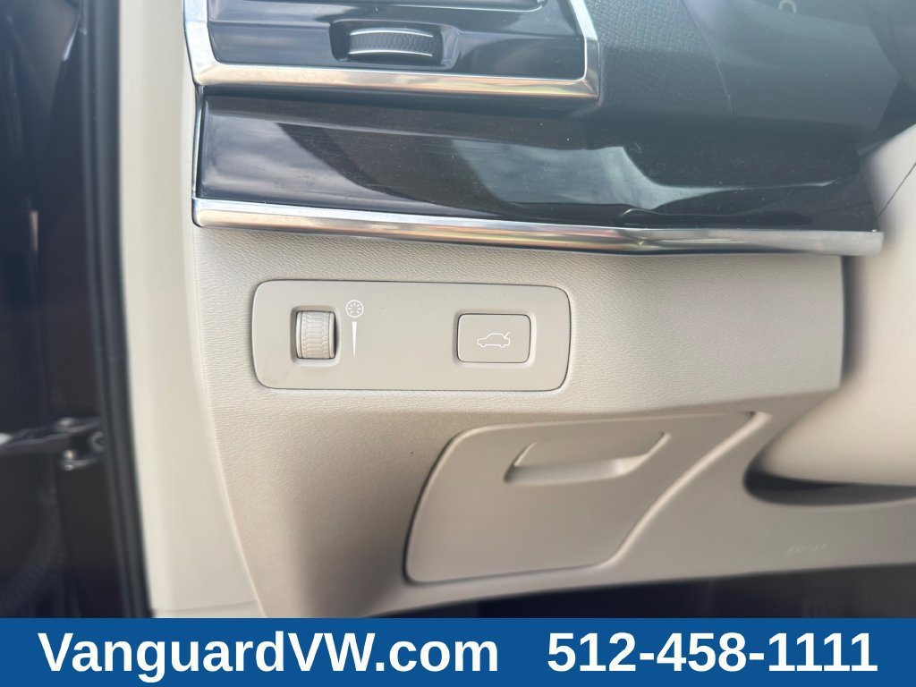 Used 2018 Volvo XC90 T6 Momentum w/ Convenience Package AWD/4WD image 20