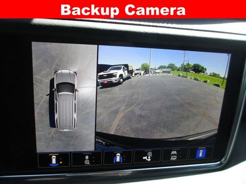 Used 2023 GMC Yukon Denali AWD/4WD image 18