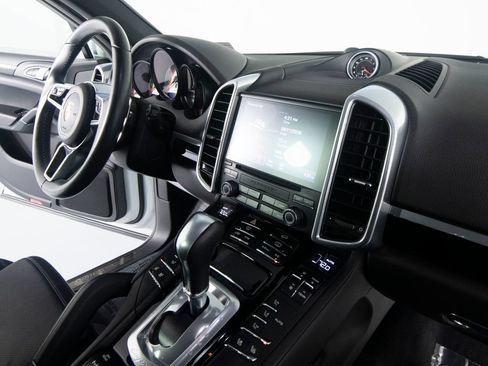 Certified 2017 Porsche Cayenne AWD/4WD image 38