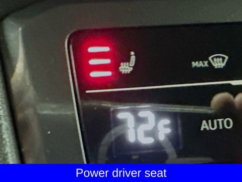 Used 2022 Volkswagen Tiguan SE image 14