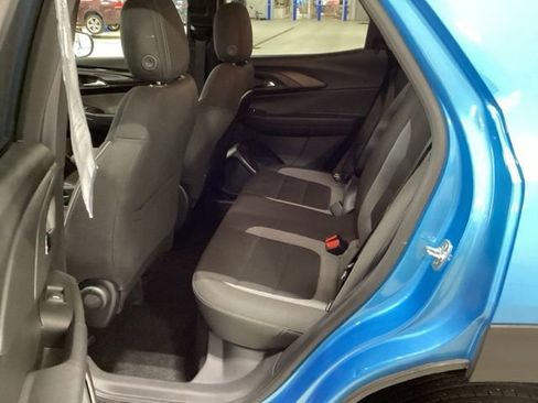 Used 2025 Chevrolet TrailBlazer LT w/ LT Cold Weather Package AWD/4WD image 11
