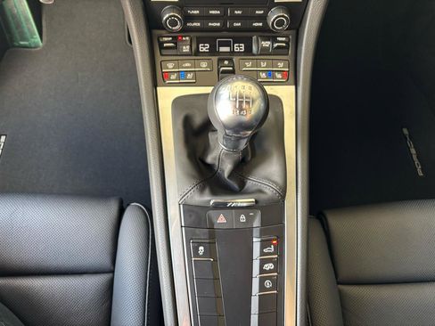 Used 2025 Porsche 718 Cayman S w/ Premium Package RWD image 21
