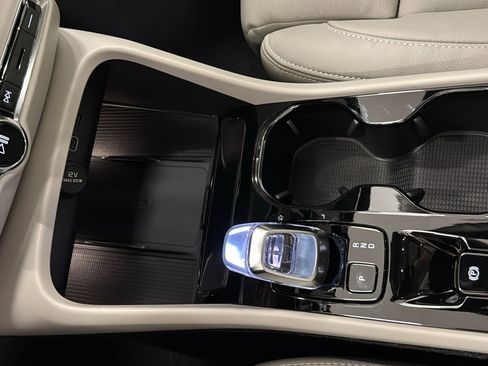 New 2026 Volvo XC40 B4 Plus w/ Climate Package image 19