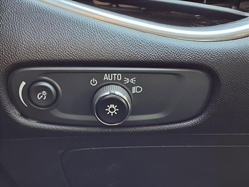 Used 2024 Chevrolet Malibu LT image 25