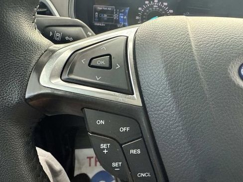 Used 2024 Ford Edge SEL image 36