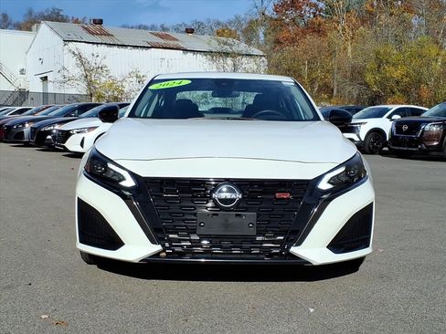 Certified 2024 Nissan Altima 2.0 SR image 3