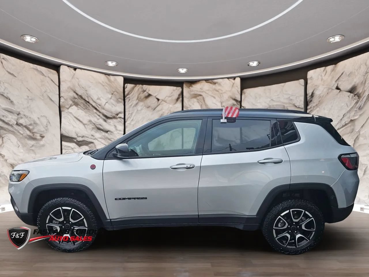 Used 2025 Jeep Compass Trailhawk AWD/4WD image 5