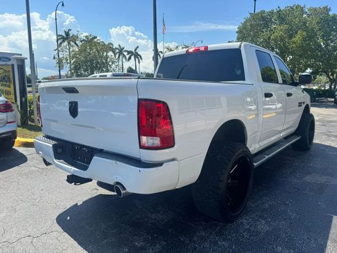Used 2017 RAM 1500 Express w/ Express Value Package RWD image 4