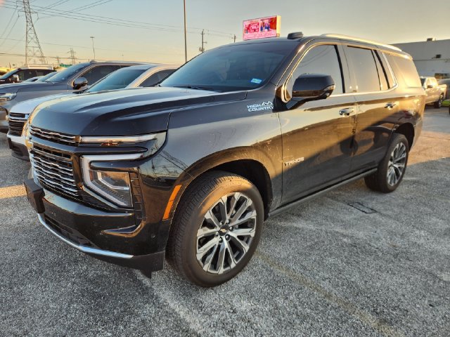 Used 2026 Chevrolet Tahoe High Country RWD image 3
