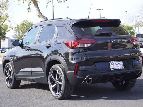 Certified 2023 Chevrolet TrailBlazer RS w/ Sun and Liftgate Package image 3