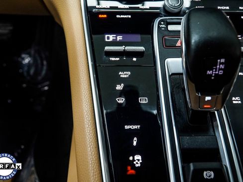 Used 2018 Porsche Panamera image 22