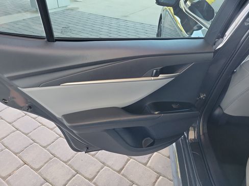 Used 2025 Toyota Camry SE image 29