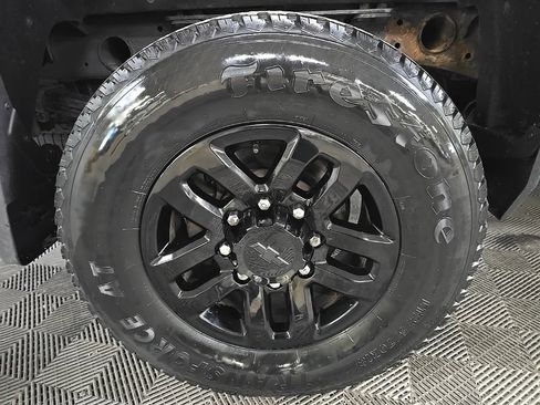 Used 2019 Chevrolet Silverado 2500 LTZ w/ Midnight Edition AWD/4WD image 13