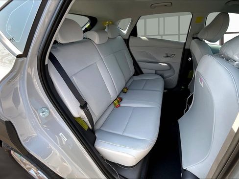 New 2026 Hyundai Kona SE image 9