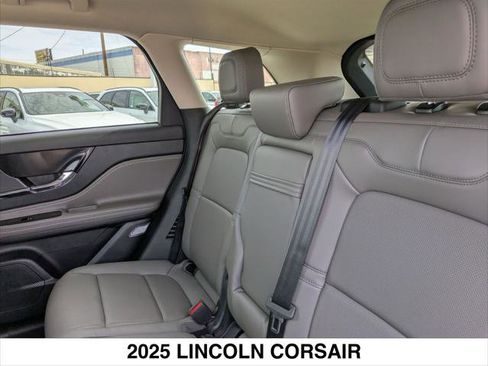 New 2025 Lincoln Corsair Reserve image 12