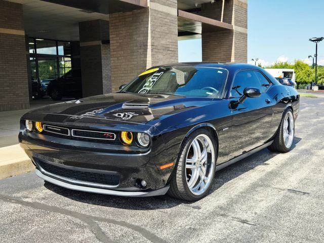 Used 2015 Dodge Challenger R/T Plus RWD image 3