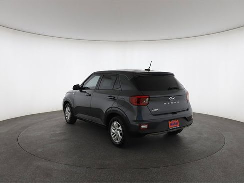 Used 2023 Hyundai Venue SE image 9