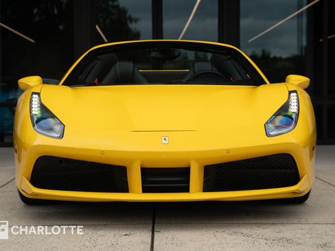 Used 2017 Ferrari 488 Spider image 5