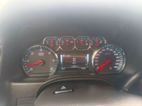 Used 2018 Chevrolet Suburban LT AWD/4WD image 18