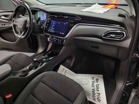 Used 2022 Chevrolet Bolt EUV LT w/ Comfort Package image 25
