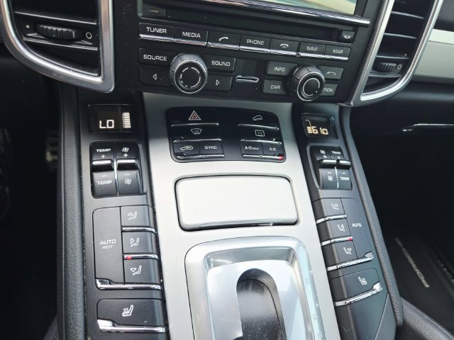 Used 2014 Porsche Cayenne GTS AWD/4WD image 23