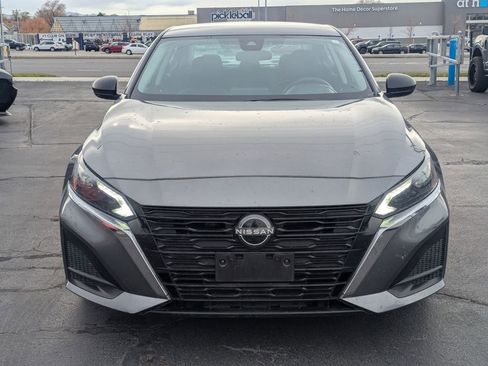 Used 2024 Nissan Altima 2.5 SV FWD image 10