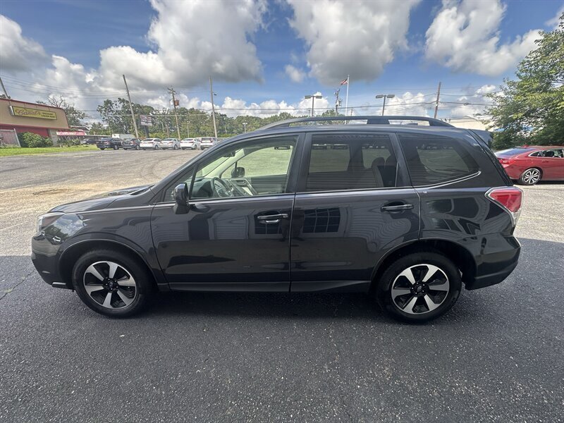 Used 2017 Subaru Forester 2.5i Premium w/ All-Weather Package AWD/4WD image 34