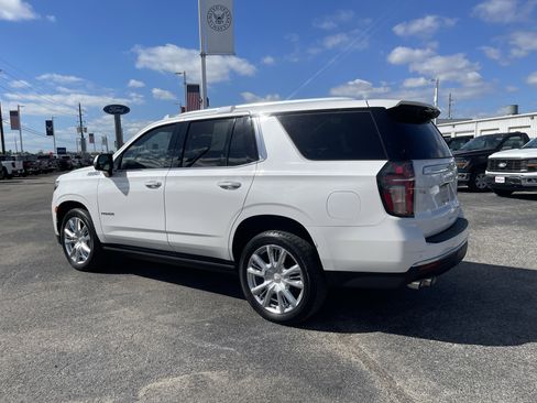Used 2021 Chevrolet Tahoe High Country w/ Premium Package image 3
