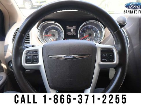 Used 2016 Chrysler Town & Country Touring FWD image 28