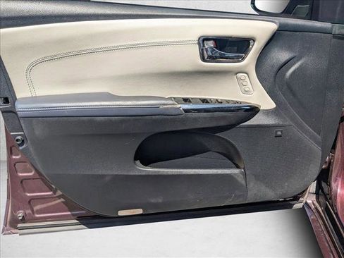 Used 2015 Toyota Avalon Limited w/ Technology Package FWD image 11