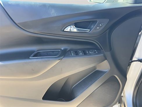 Used 2020 Chevrolet Equinox LT image 14