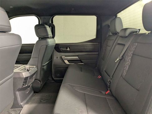 Used 2025 Toyota Tundra SR5 w/ SR5 Premium Package AWD/4WD image 34