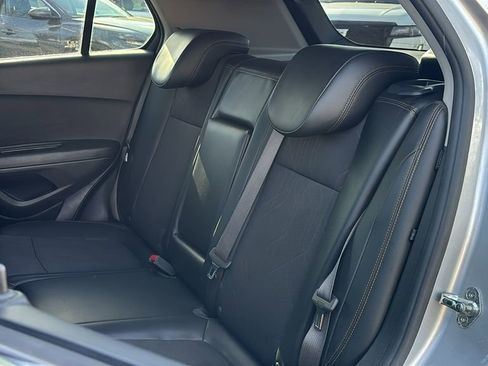 Used 2018 Chevrolet Trax LT w/ LT Convenience Package image 27