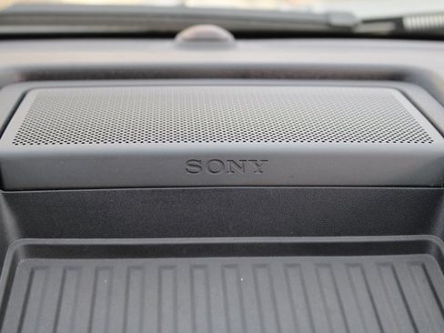 Used 2017 Ford F150 Platinum w/ Equipment Group 701A Luxury image 21