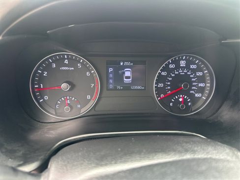 Used 2020 Kia Forte LXS FWD image 26